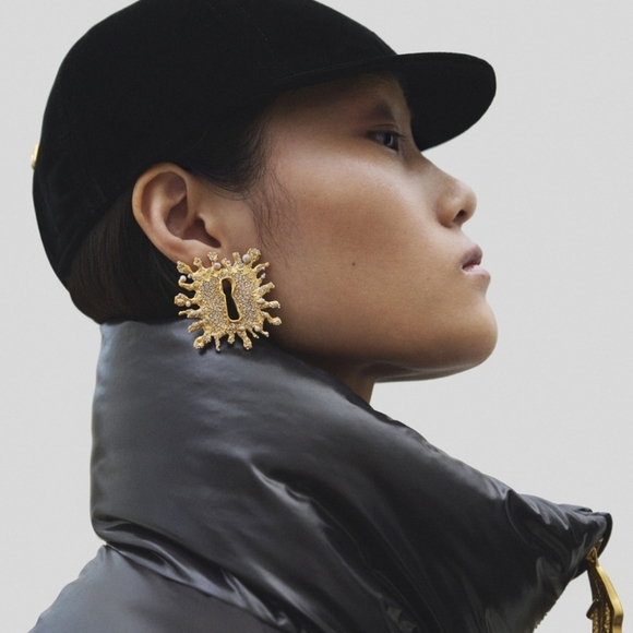 New schiaparelli inspired Key Hole Earrings - Picture 1 of 6